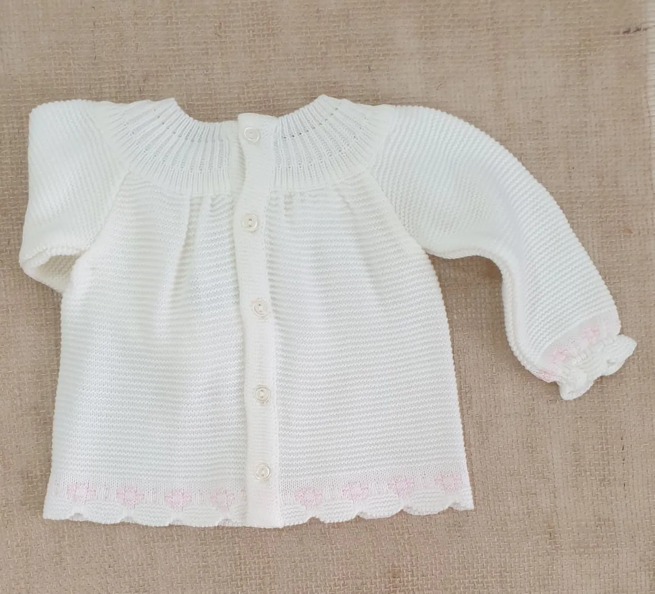 A Conjunto Punto Bebe Jersey + Capota y patucos P090006 Crudo/Rosa