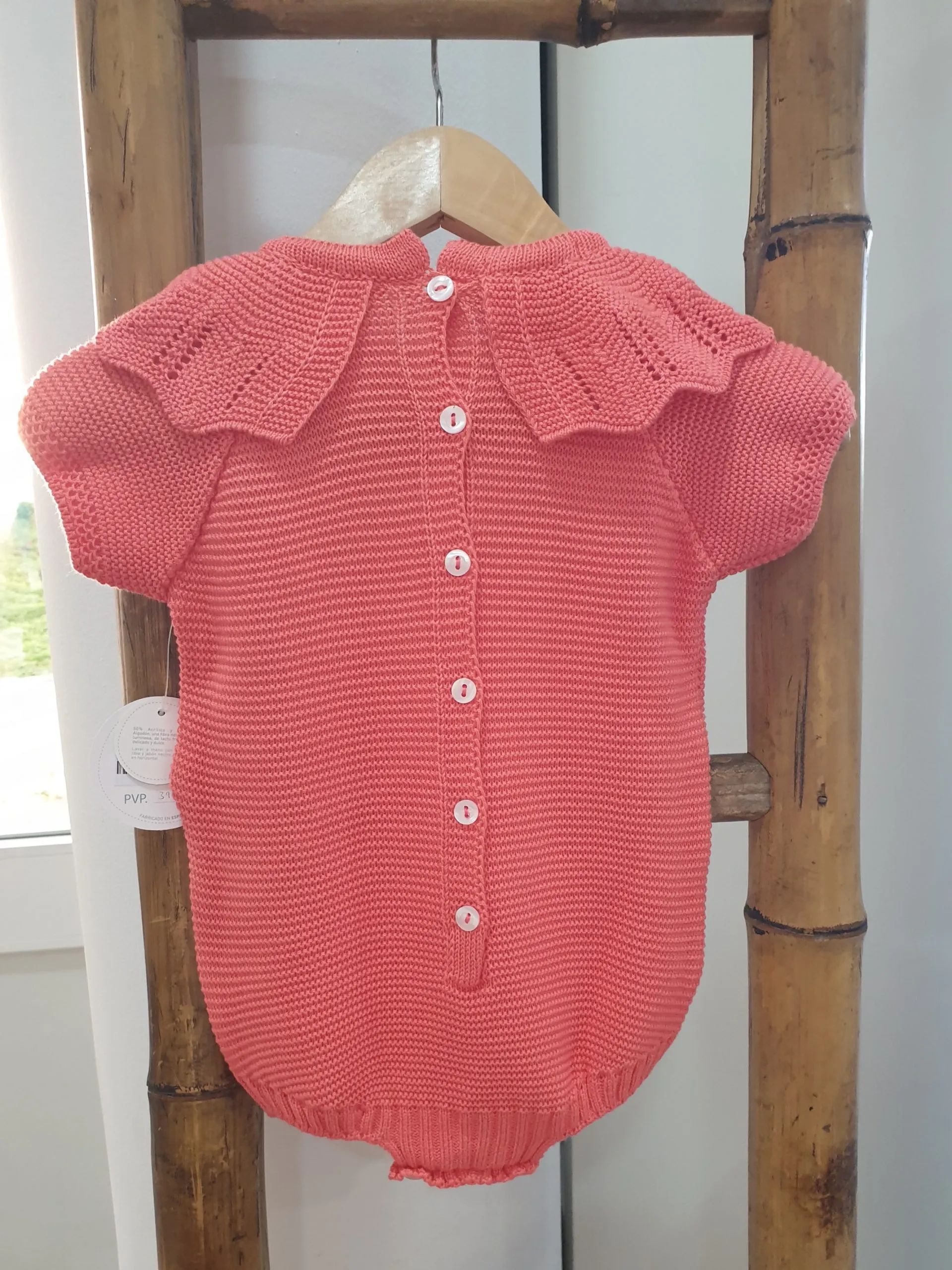 Pelele punto cuello volante coral R091248