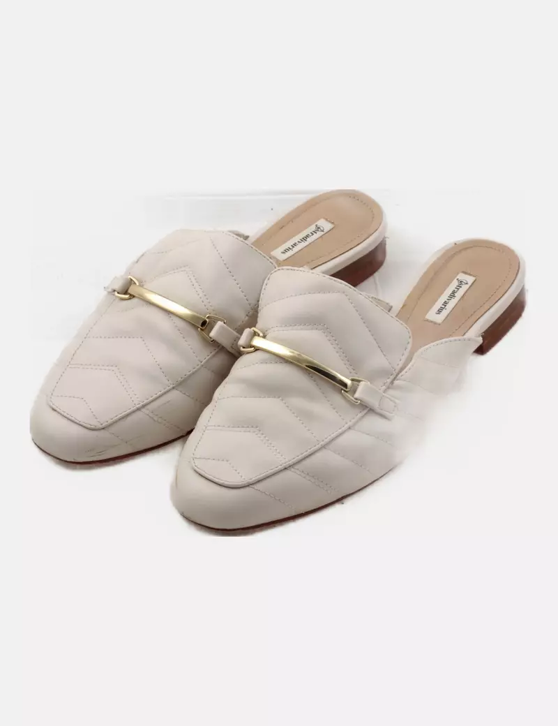 Stradivarius Mule blanco roto casual